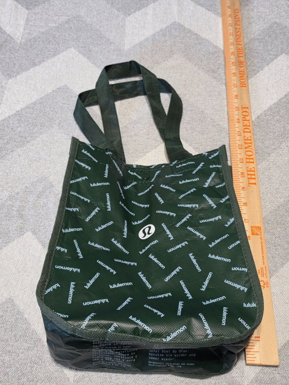Lululemon Dark Green Reusable Shopper Tote – Limited Color – Excellent Condition
